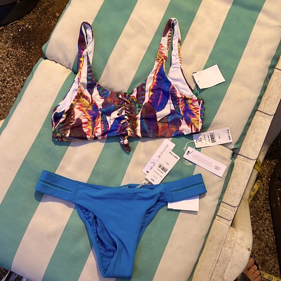 NWT PILYQ Bikini Halter Top and Stitched Tab Bottoms Size D Top and L Bottoms - Picture 2 of 8